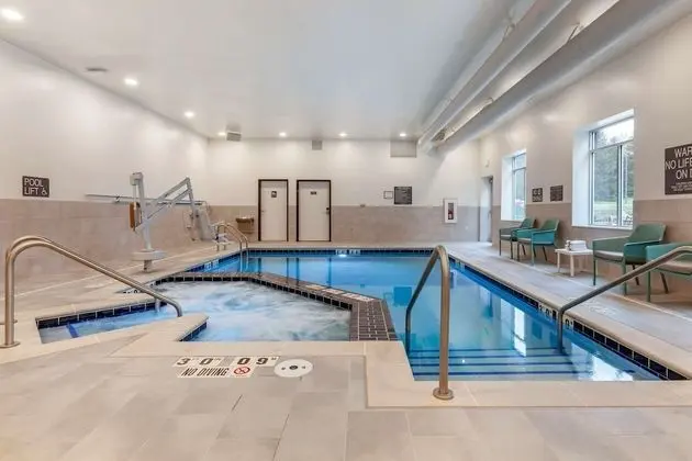 Comfort Suites Cottage Grove – Madison - Havuz