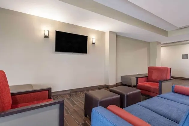 Comfort Suites Daytona Beach - Speedway - Lobi