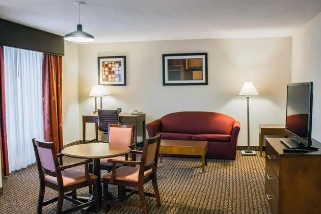 Comfort Suites (Durham)