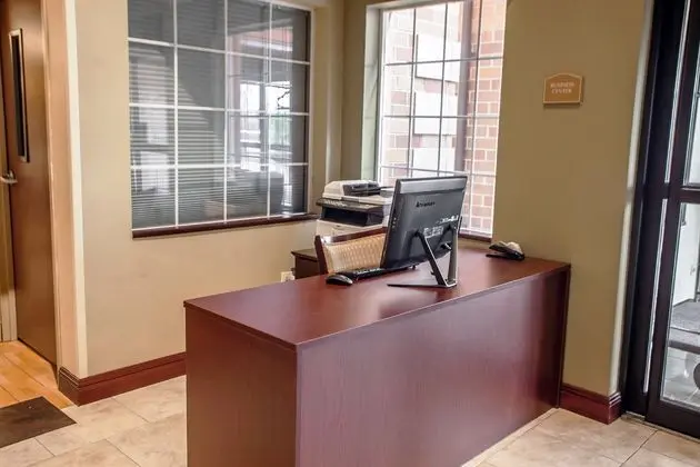 Comfort Suites (Elgin)