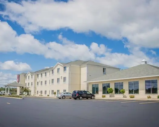 Comfort Suites (Escanaba)
