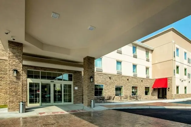 Comfort Suites Fishkill Area - Dış Mekan