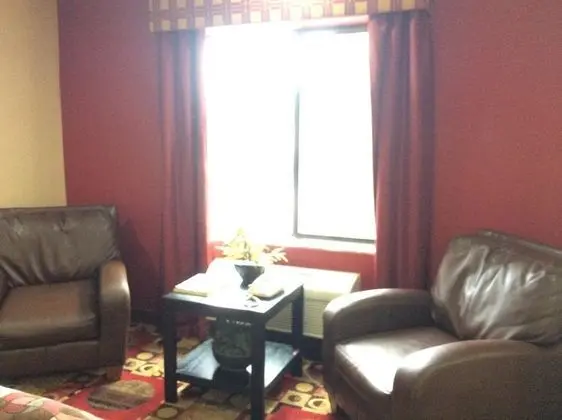 Comfort Suites Four Seasons