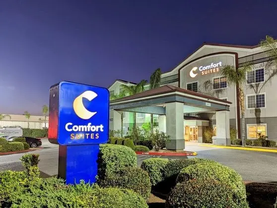 Comfort Suites Fresno