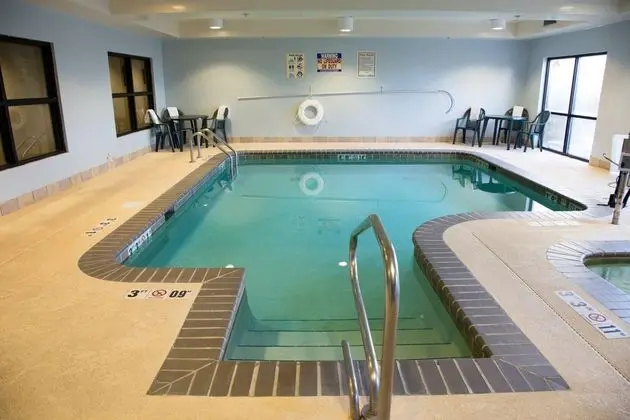 Comfort Suites Fultondale I-65 near I-22