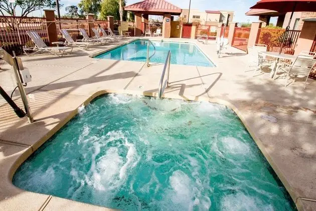 Comfort Suites