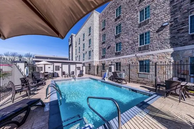 Comfort Suites Grand Prairie - Arlington North - Havuz