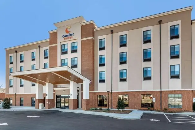COMFORT SUITES 
