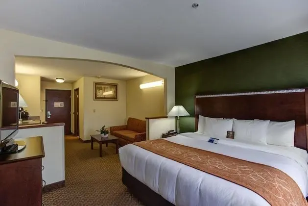 Comfort Suites