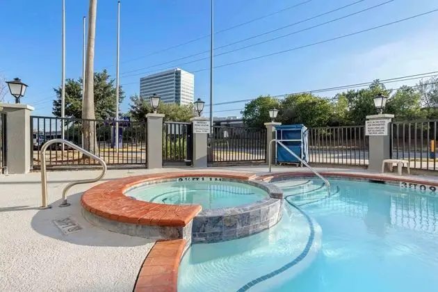 Comfort Suites Houston NW - Vintage Park - Havuz