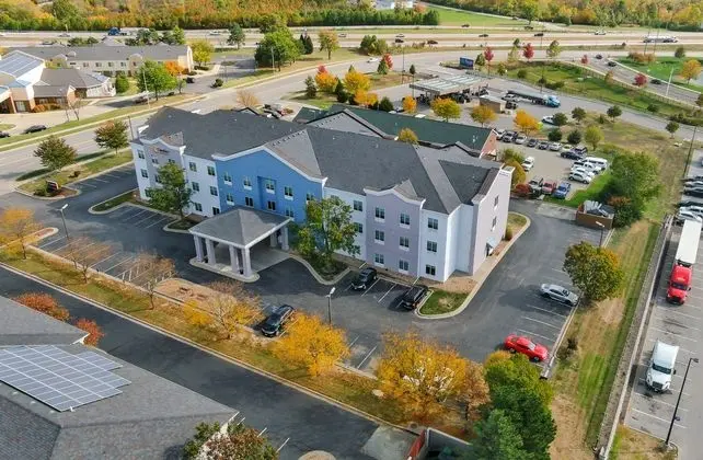 Comfort Suites (Kansas City) - Dış Mekan
