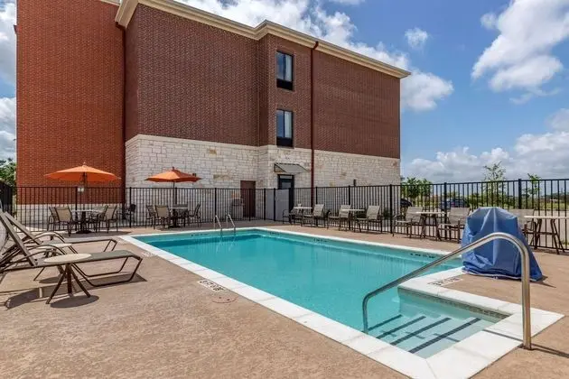 Comfort Suites Kyle - Havuz