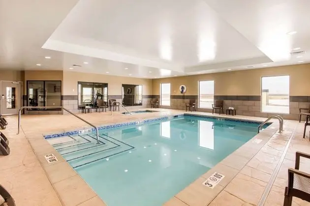 COMFORT SUITES Liberal Area - Havuz