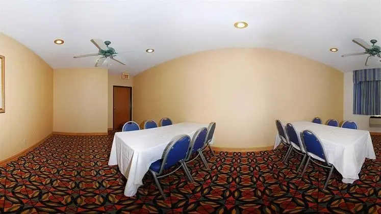 Comfort Suites (London)