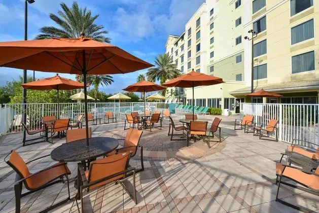 Comfort Suites Maingate East - Havuz