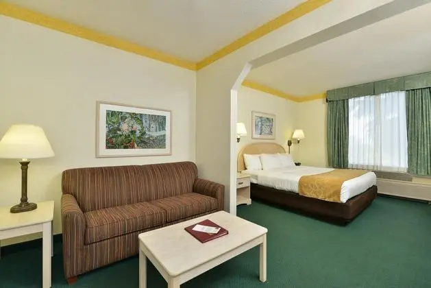 Comfort Suites Maingate East - Oda