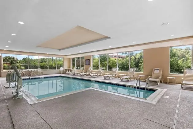 Comfort Suites (Manassas) - Havuz
