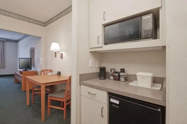 Comfort Suites At Metro Center
