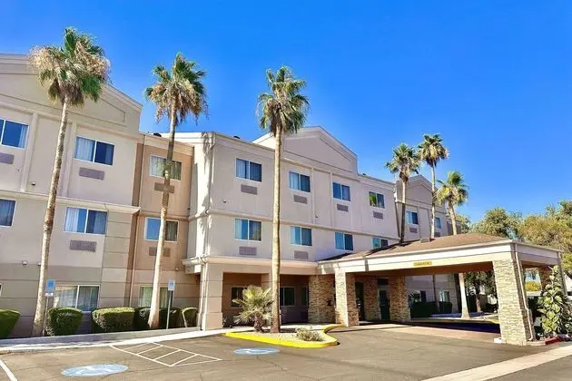 Comfort Suites At Metro Center - Öne Çıkan Resim