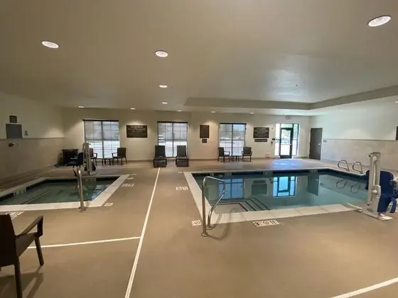 Comfort Suites Midland West - Havuz