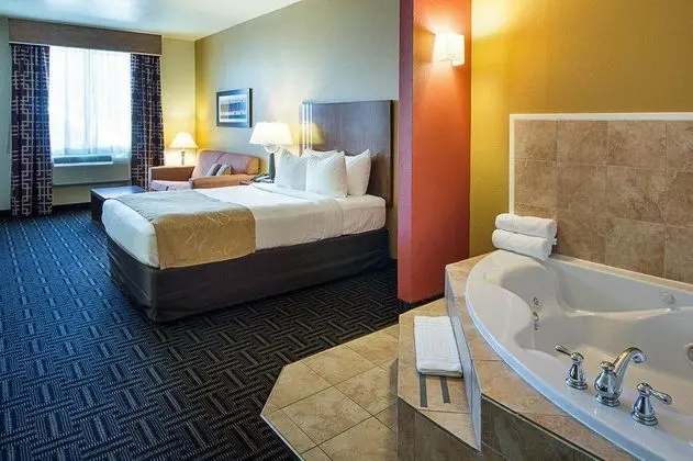 Comfort Suites