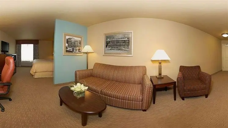 Comfort Suites near Hot Springs Park