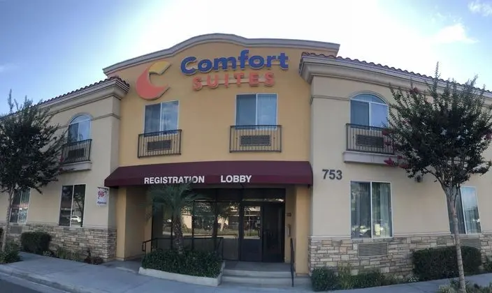 Comfort Suites Near Industry Hills Expo Center - Dış Mekan
