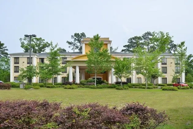 Comfort Suites near MCAS Beaufort