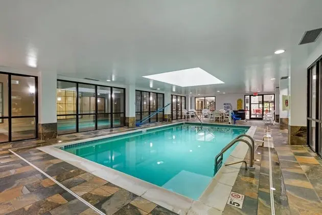 Comfort Suites Near Potomac Mills - Havuz
