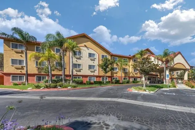Comfort Suites Near Six Flags Magic Mountain - Dış Mekan