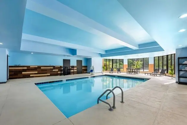 Comfort Suites New Bern near Cherry Point - Havuz