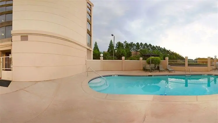 Comfort Suites Northlake Airport Area