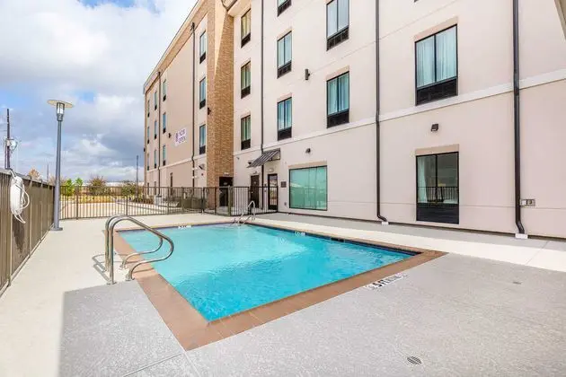 Comfort Suites Northwest Houston at Beltway 8 - Havuz