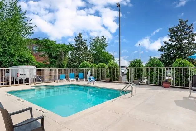 Comfort Suites Oxford I-20 exit 188 - Havuz