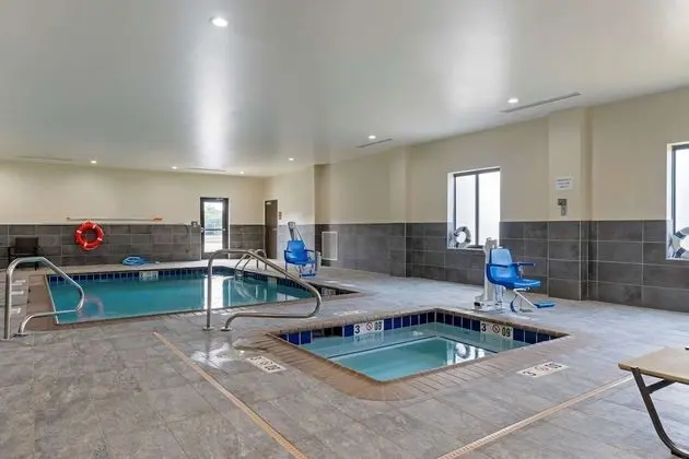 Comfort Suites - Havuz