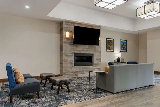Comfort Suites - Lobi