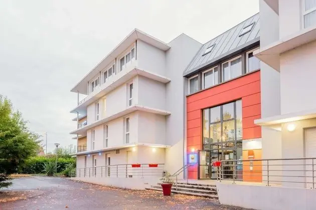 Comfort Suites Pau Idron - Dış Mekan