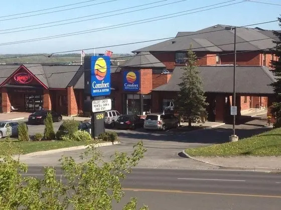 Comfort Hotel & Suites Peterborough