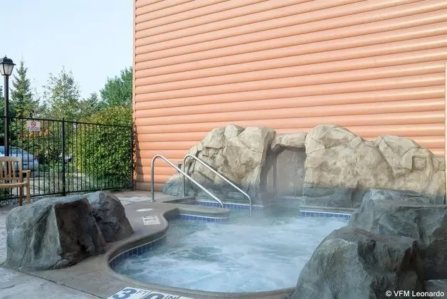 Comfort Suites Rapid River Lodge