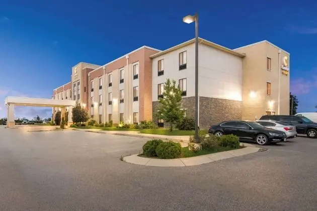 Comfort Suites Rensselaer - Dış Mekan