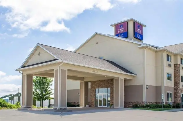 Comfort Suites at Royal Ridges
