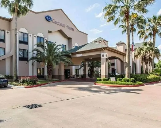 Comfort Suites