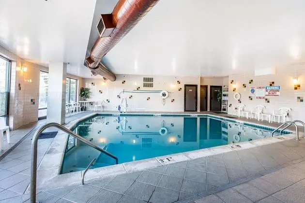 Comfort Suites Summit County - Havuz
