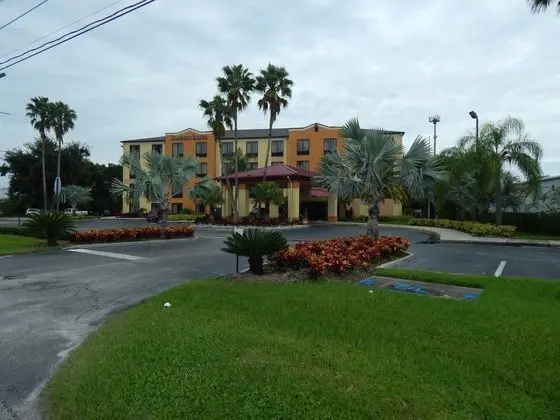 Comfort Suites Tampa - Brandon - Dış Mekan