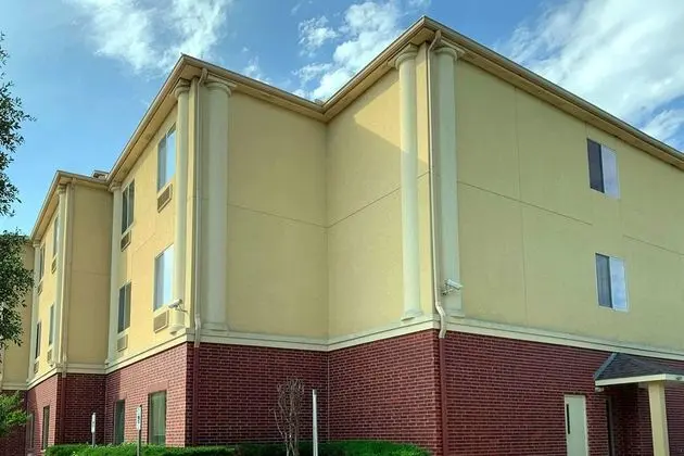 Comfort Suites Texas Ave. - Dış Mekan