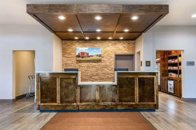 Comfort Suites - Lobi