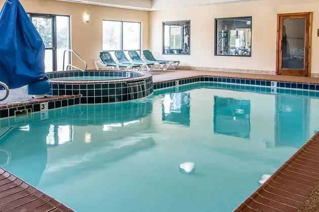 Comfort Suites University Area - South - Havuz