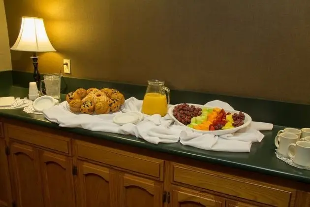 Comfort Suites Visalia Convention Center