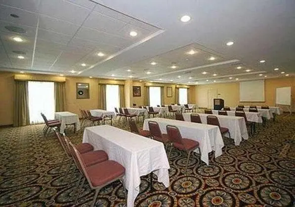 Comfort Suites (Webster)