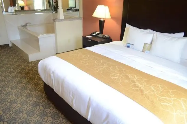 Comfort Suites Westchase